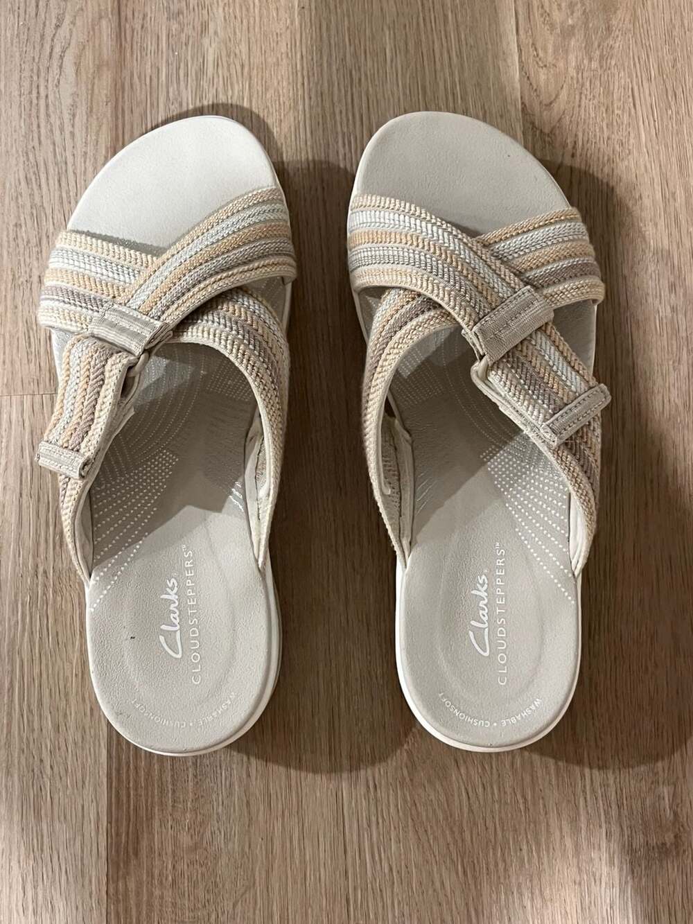 Clarks, Cloudstepper Arla Kaylie Cushion Soft Comfort,Walking Sandals, Cream,8